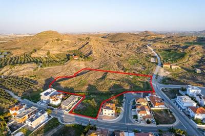 Shared residential field in Analiontas, Nicosia thumbnail 4