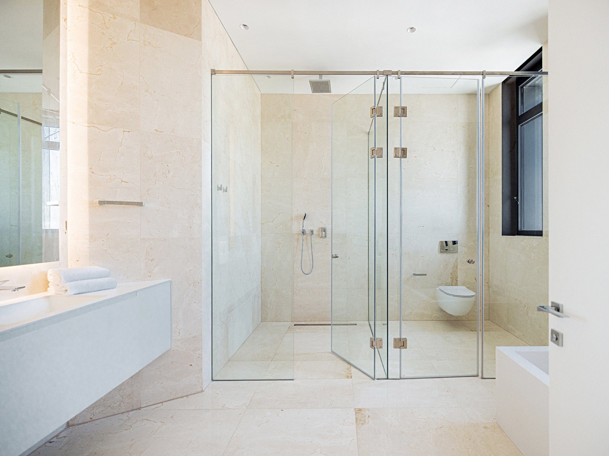 3 BR Penthouse in Nicosia Center photo 16
