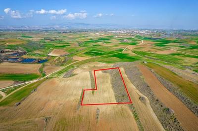 Field in Orounta, Nicosia thumbnail 2
