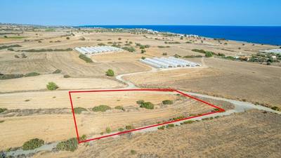 Touristic field in Maroni, Larnaca thumbnail 3