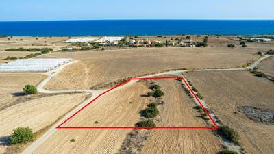 Touristic field in Maroni, Larnaca thumbnail 2