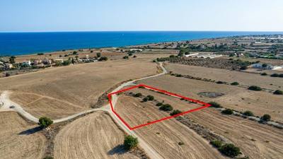 Touristic field in Maroni, Larnaca thumbnail 1