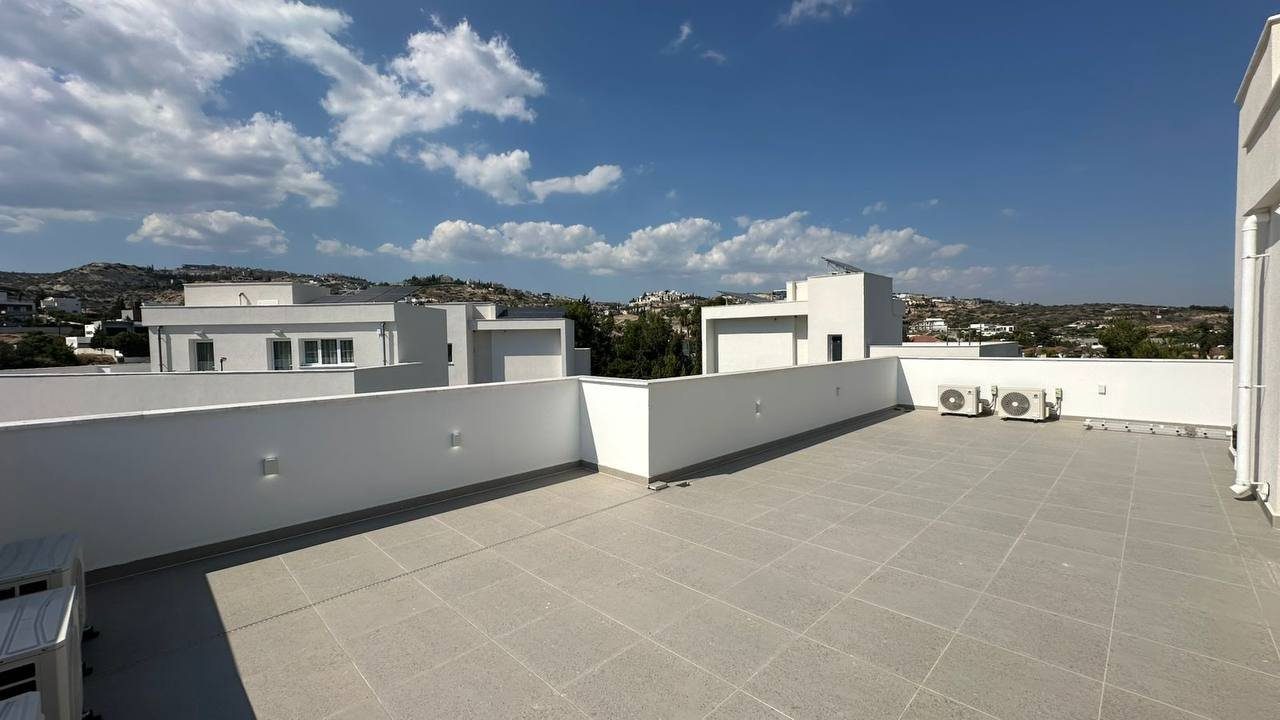 5 BR Villa in Agios Tychonas, Limassol photo 3