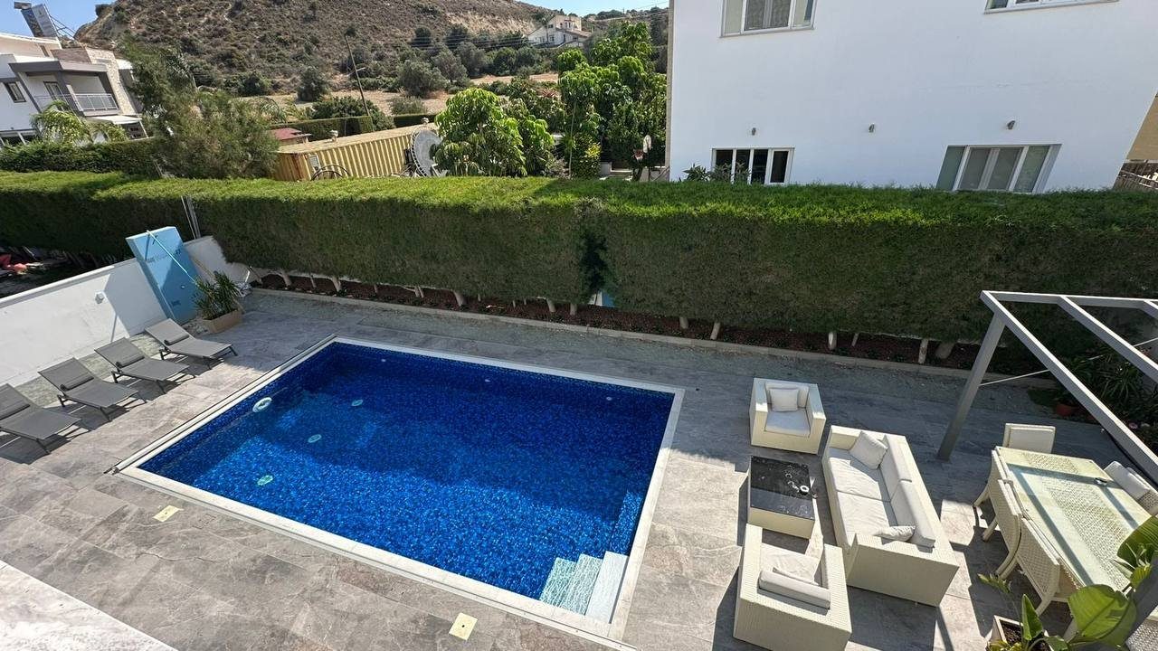 5 BR Villa in Agios Tychonas, Limassol photo 2