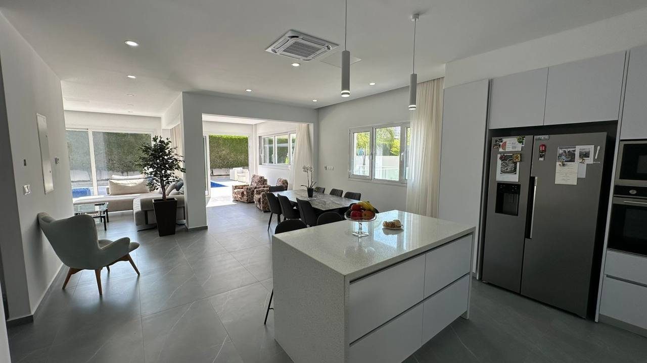 5 BR Villa in Agios Tychonas, Limassol photo 11