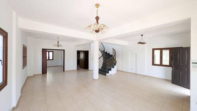 Detached Two Storey House in Aradippou, Larnaca thumbnail 8