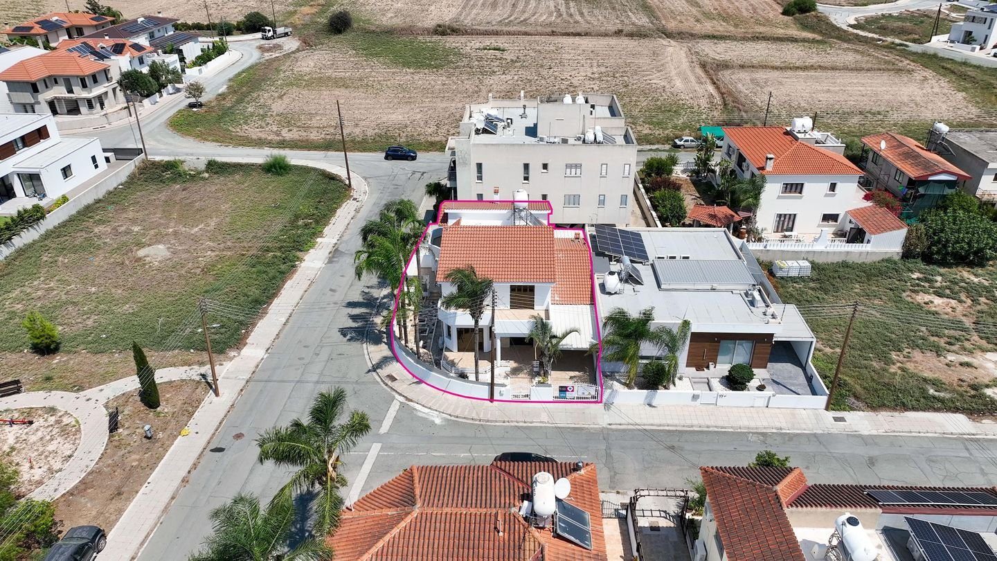4 BR House in Aradippou, Larnaca photo 2