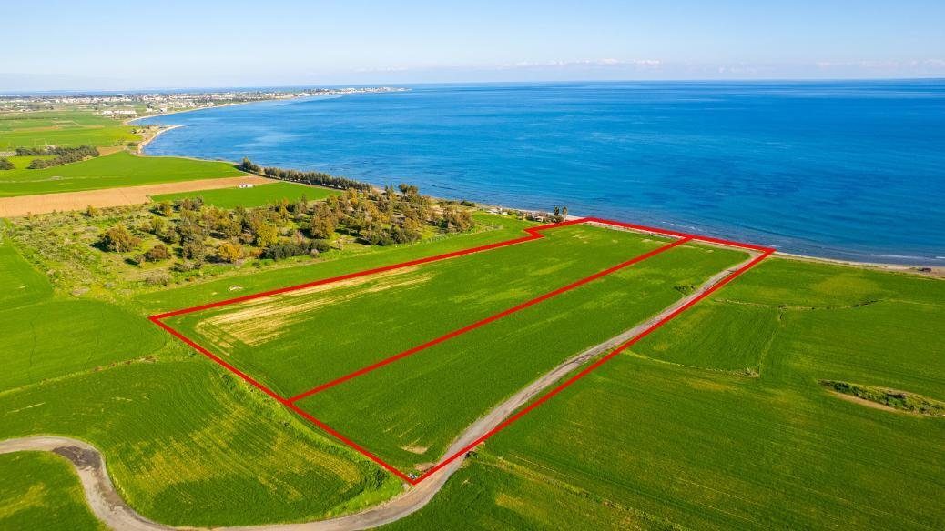 Seafront touristic fields in Softades, Larnaca — photo 6