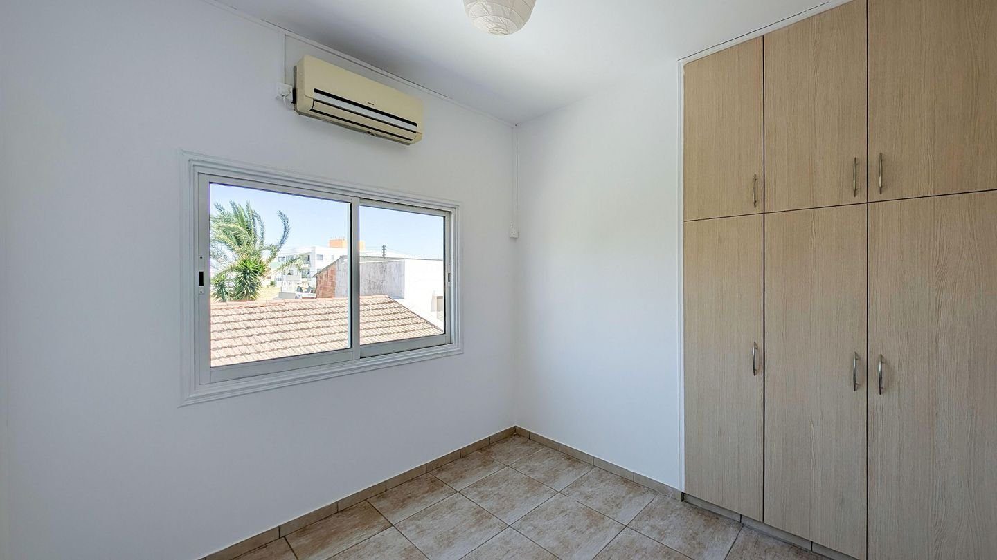 4 BR House in Larnaca photo 13