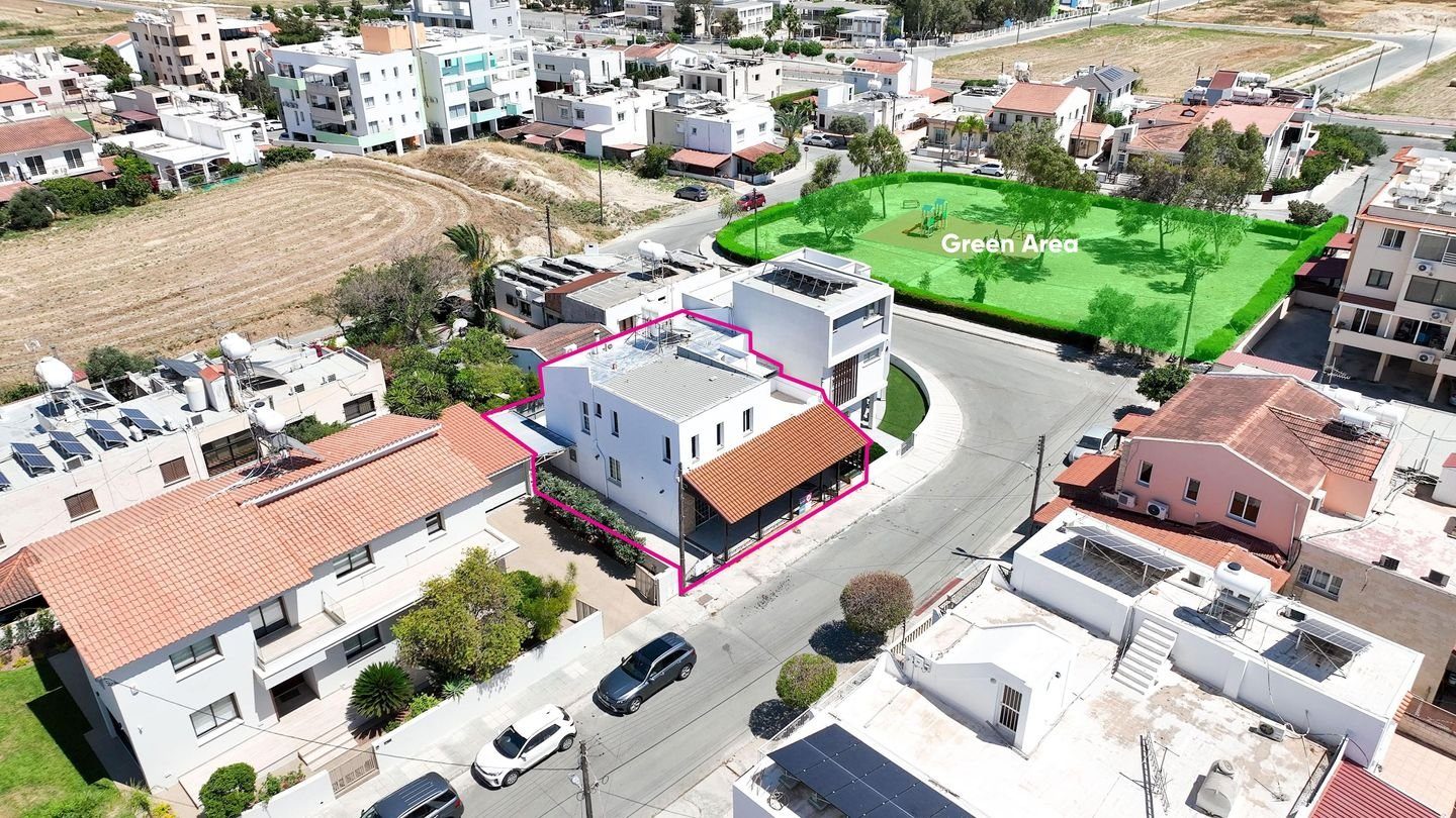 Four-Bedroom Semi-detached House in Agios Nikolaos, Larnaca photo 4