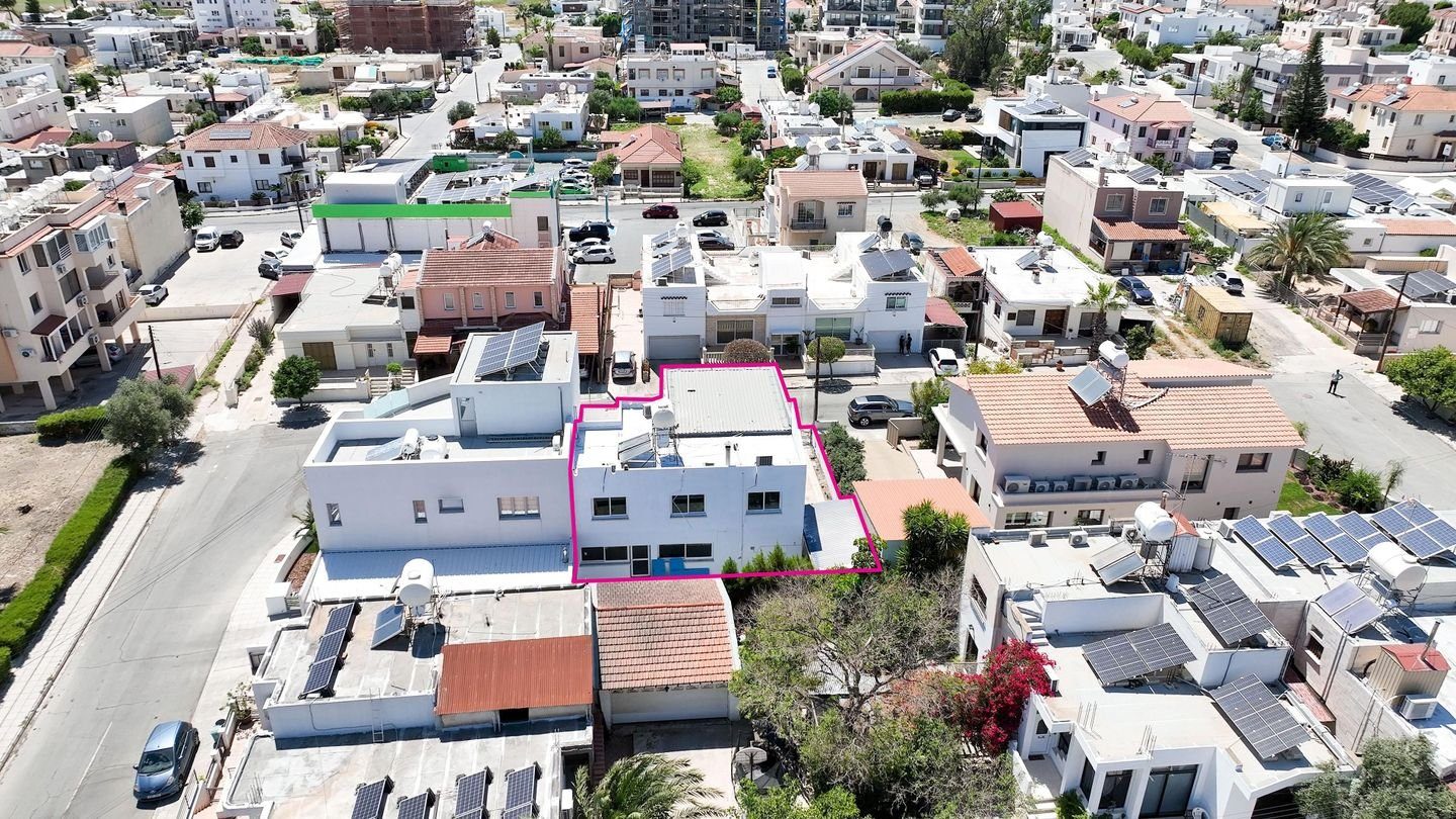 4 BR House in Larnaca photo 5