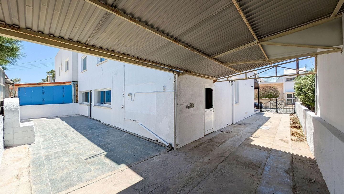 Four-Bedroom Semi-detached House in Agios Nikolaos, Larnaca photo 29