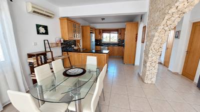 3 BR Villa with Sea View in Pegeia, Paphos thumbnail 3
