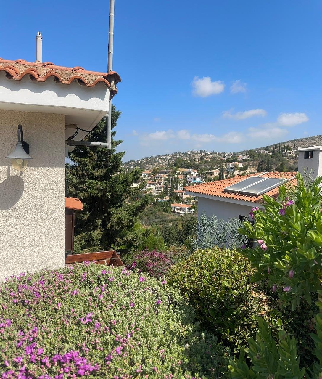 3 BR Renovated House in Tala, Paphos photo 5