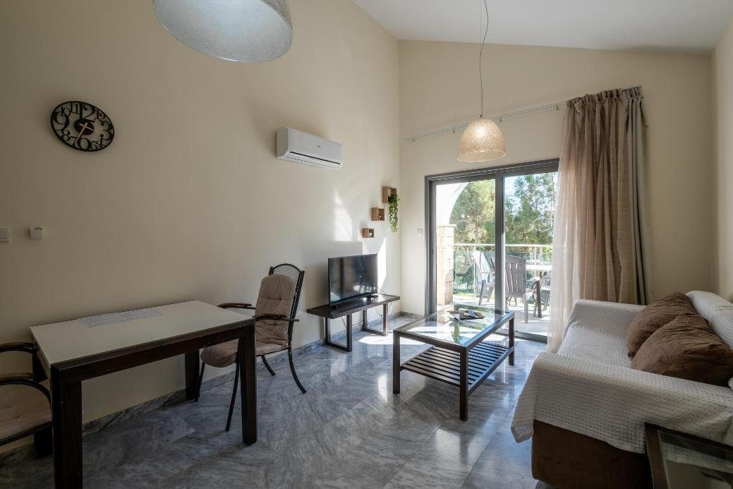 1-bedroom apartment in Latchi, Paphos photo 12