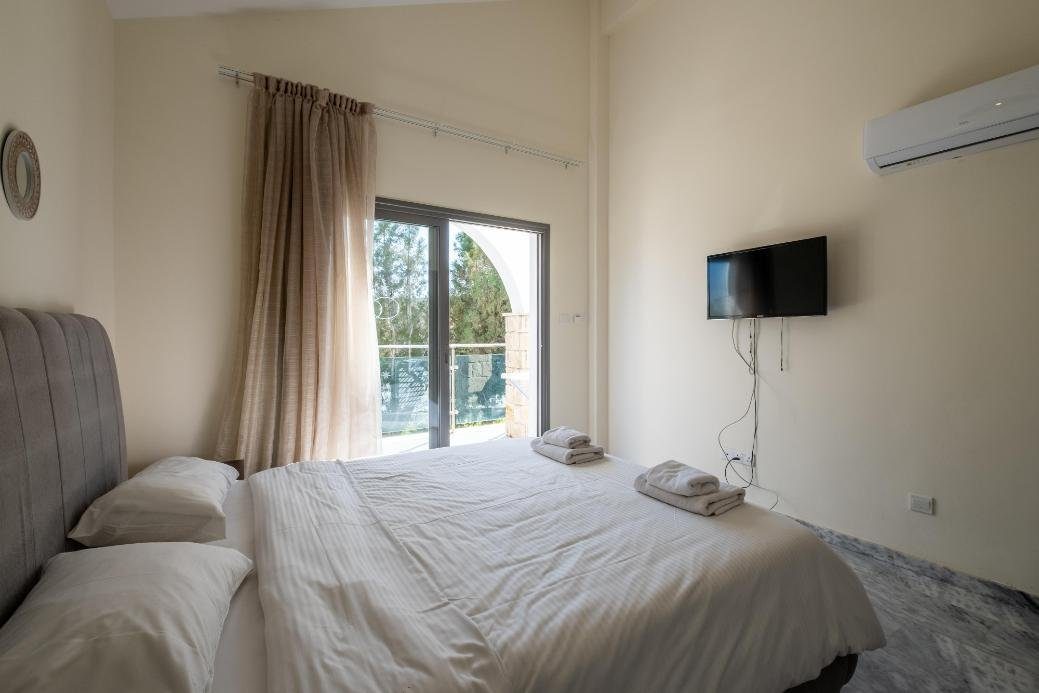 1-bedroom apartment in Latchi, Paphos photo 5