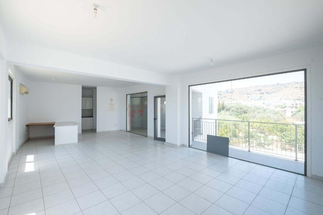 Office and shop in Voroklini, Larnaca photo 5