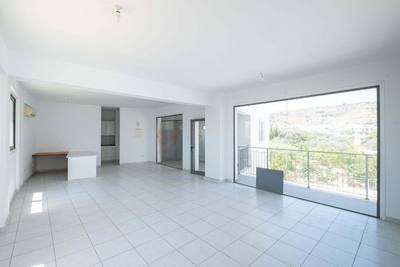 Office and shop in Voroklini, Larnaca thumbnail 5