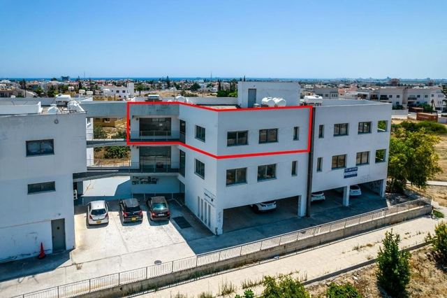 Office and shop in Voroklini, Larnaca