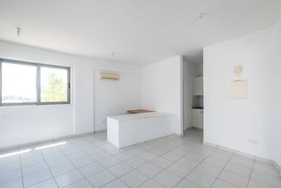 Office and shop in Voroklini, Larnaca thumbnail 8