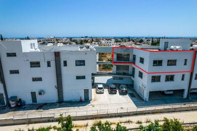 Office and shop in Voroklini, Larnaca thumbnail 18