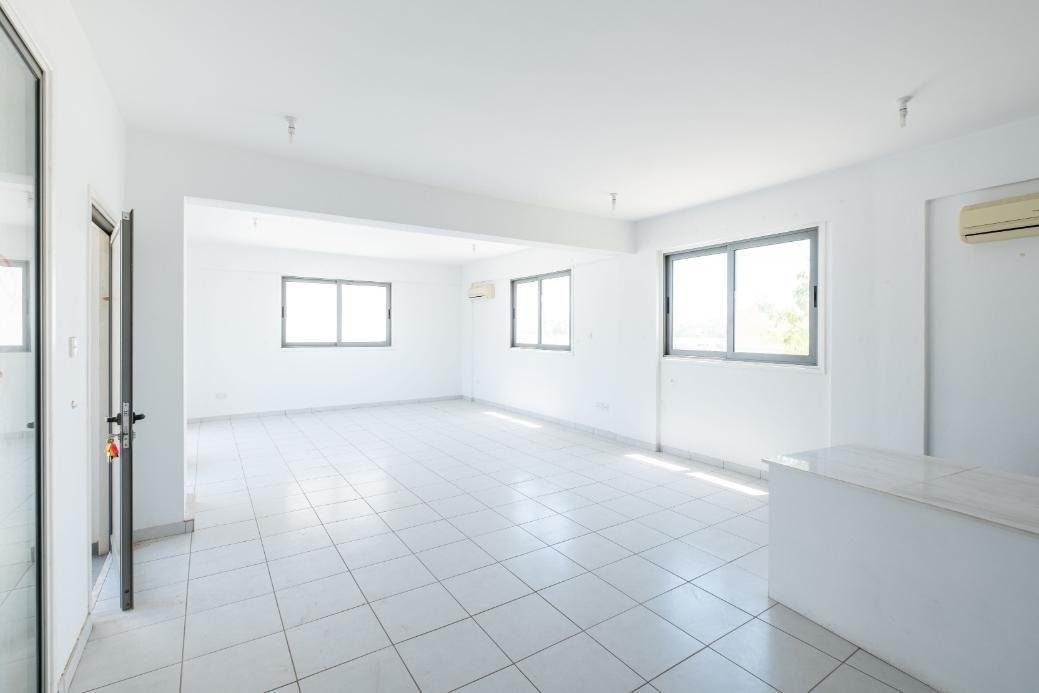 Office and shop in Voroklini, Larnaca photo 7