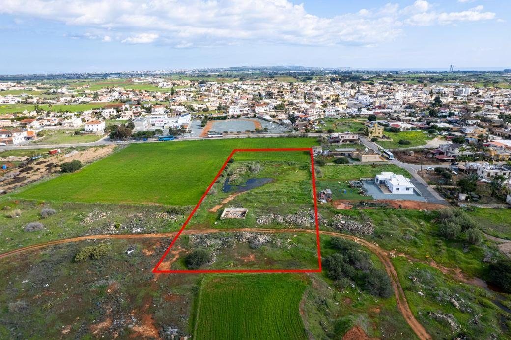 Shared residential field in Liopetri, Famagusta photo 3