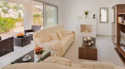 4 BR Villa in Tala, Paphos thumbnail 3