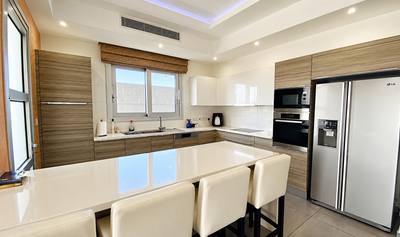 4 BR Whole Floor Penthouse in Agios Tychonas, Limassol thumbnail 4
