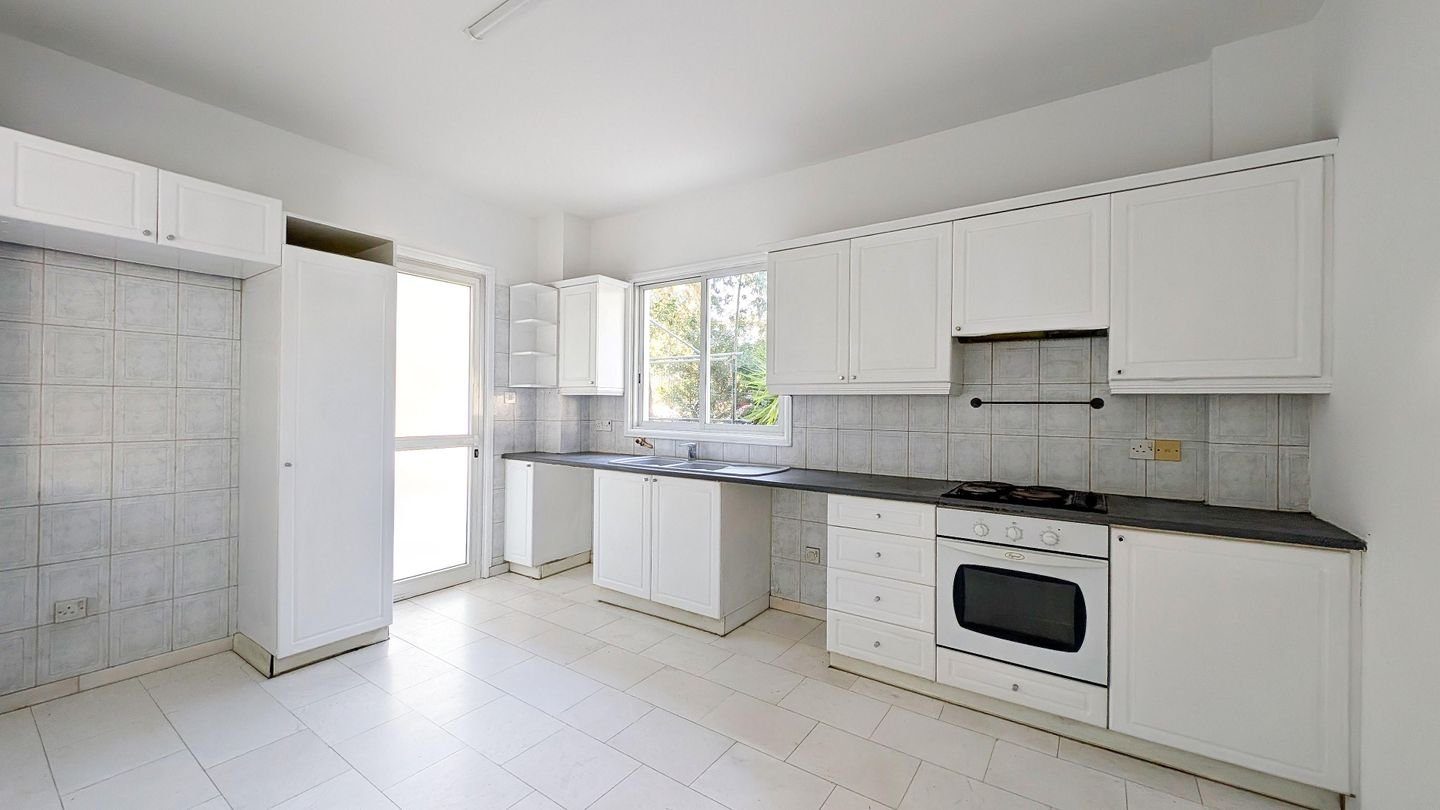Three-Bedroom Ground Floor apartment in Strovolos, Nicosia — photo 8