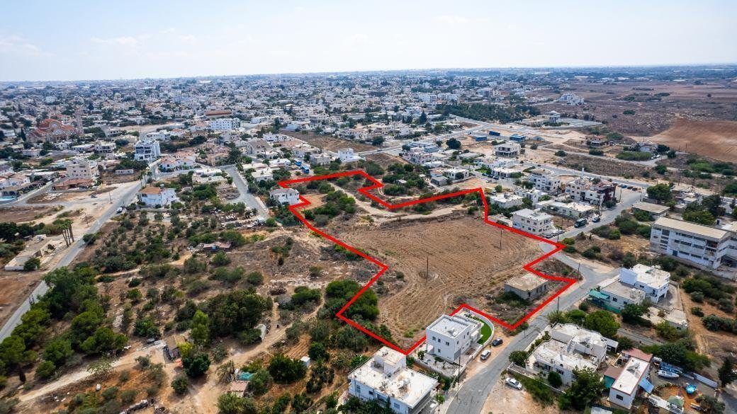 Shared residential field in Deryneia, Famagusta — photo 4