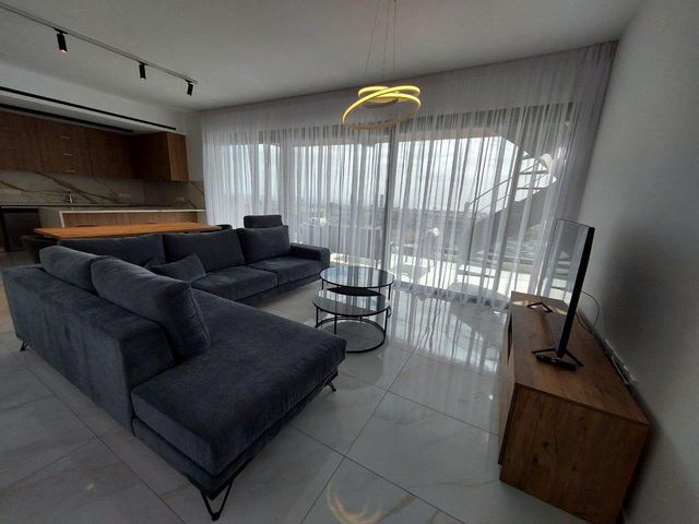 3 BR Penthouse with panoramic sea views in Mesa Geitonia, Limassol