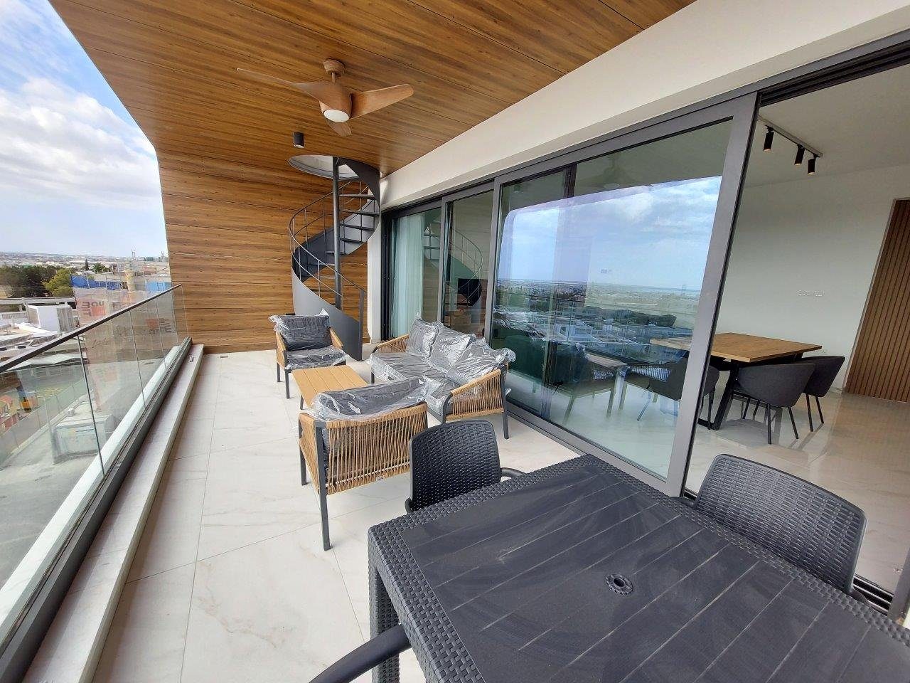 3 BR Penthouse with panoramic sea views in Mesa Geitonia, Limassol photo 17