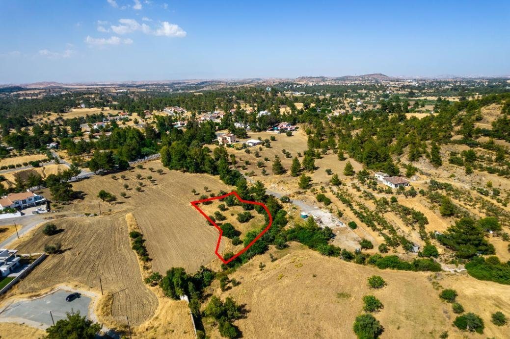 Residential field in Lythrodontas, Nicosia photo 2
