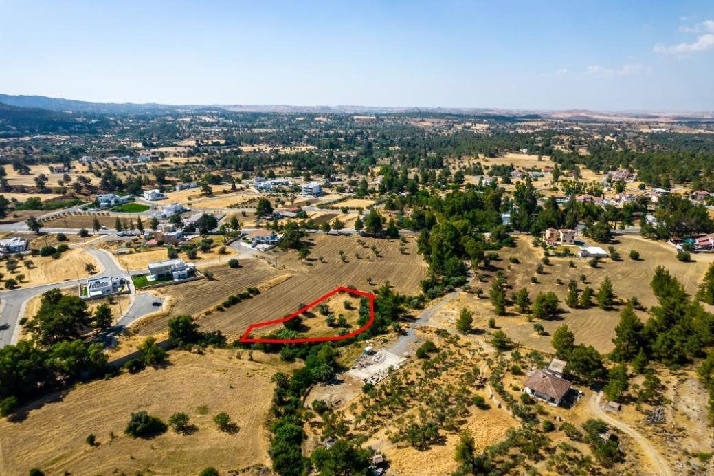 Residential field in Lythrodontas, Nicosia photo 3