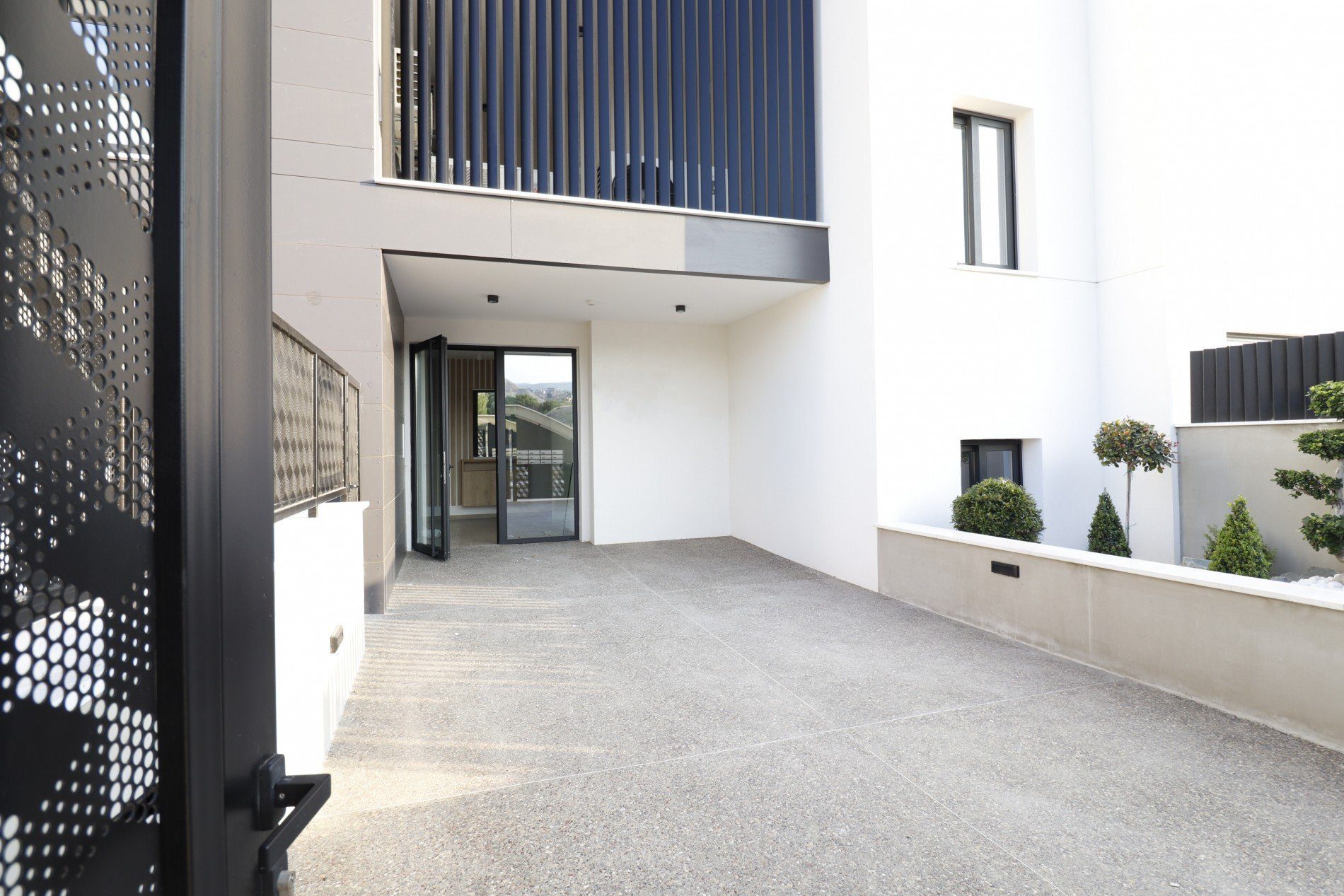 2 BR Ground Apartment in Agia Paraskevi, Limassol photo 4