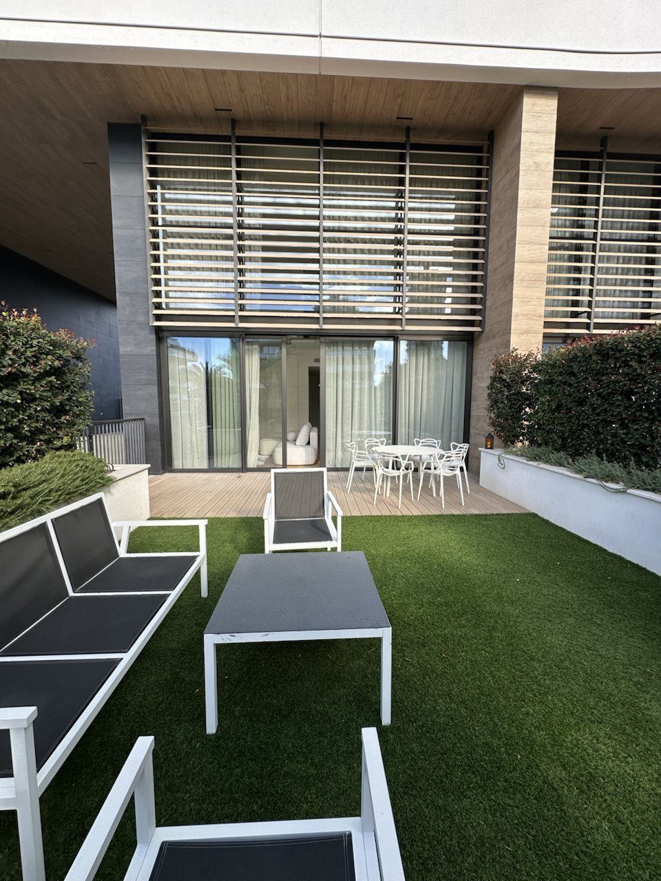 4 BR Triplex Apartment with a garden in Potamos Germasogeias, Limassol photo 15