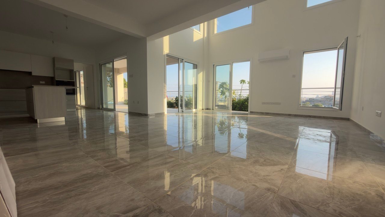 4 BR Villa with Private Swimming Pool in Potamos Germasogeias, Limassol photo 2