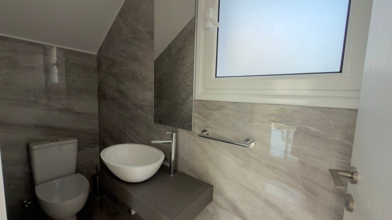 4 BR Villa with Private Swimming Pool in Potamos Germasogeias, Limassol photo 14