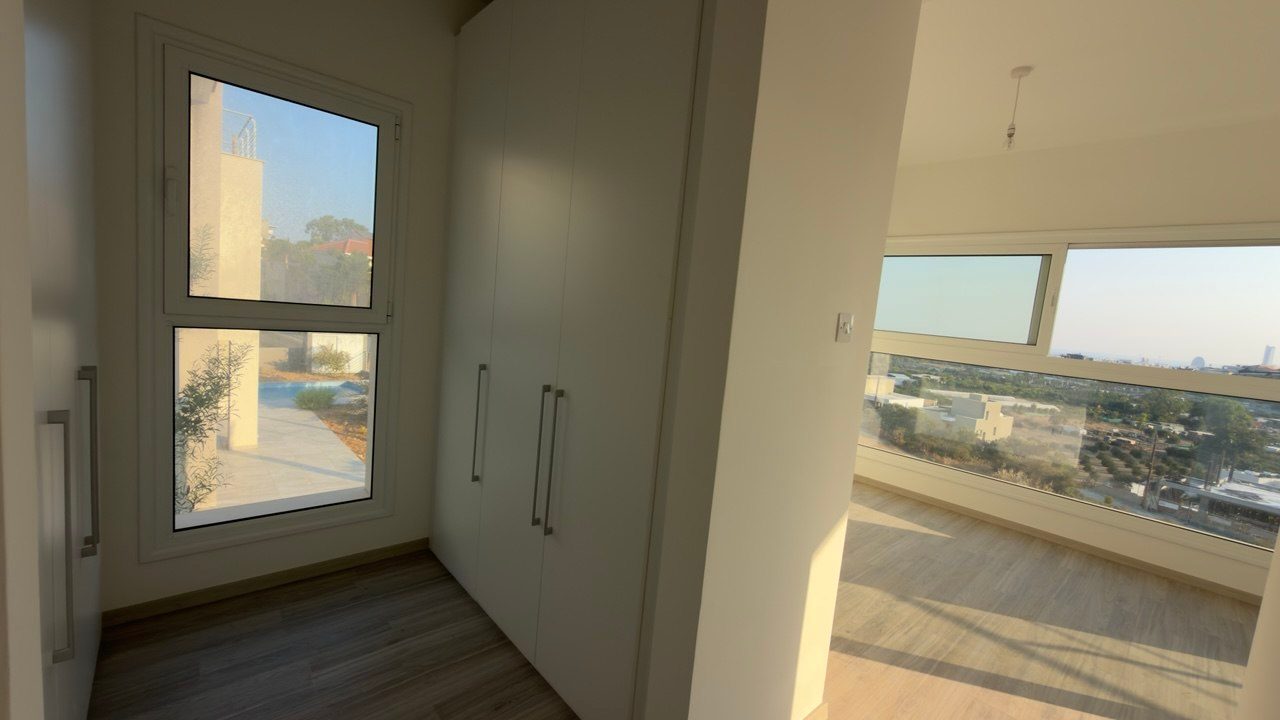 4 BR Villa with Private Swimming Pool in Potamos Germasogeias, Limassol photo 10