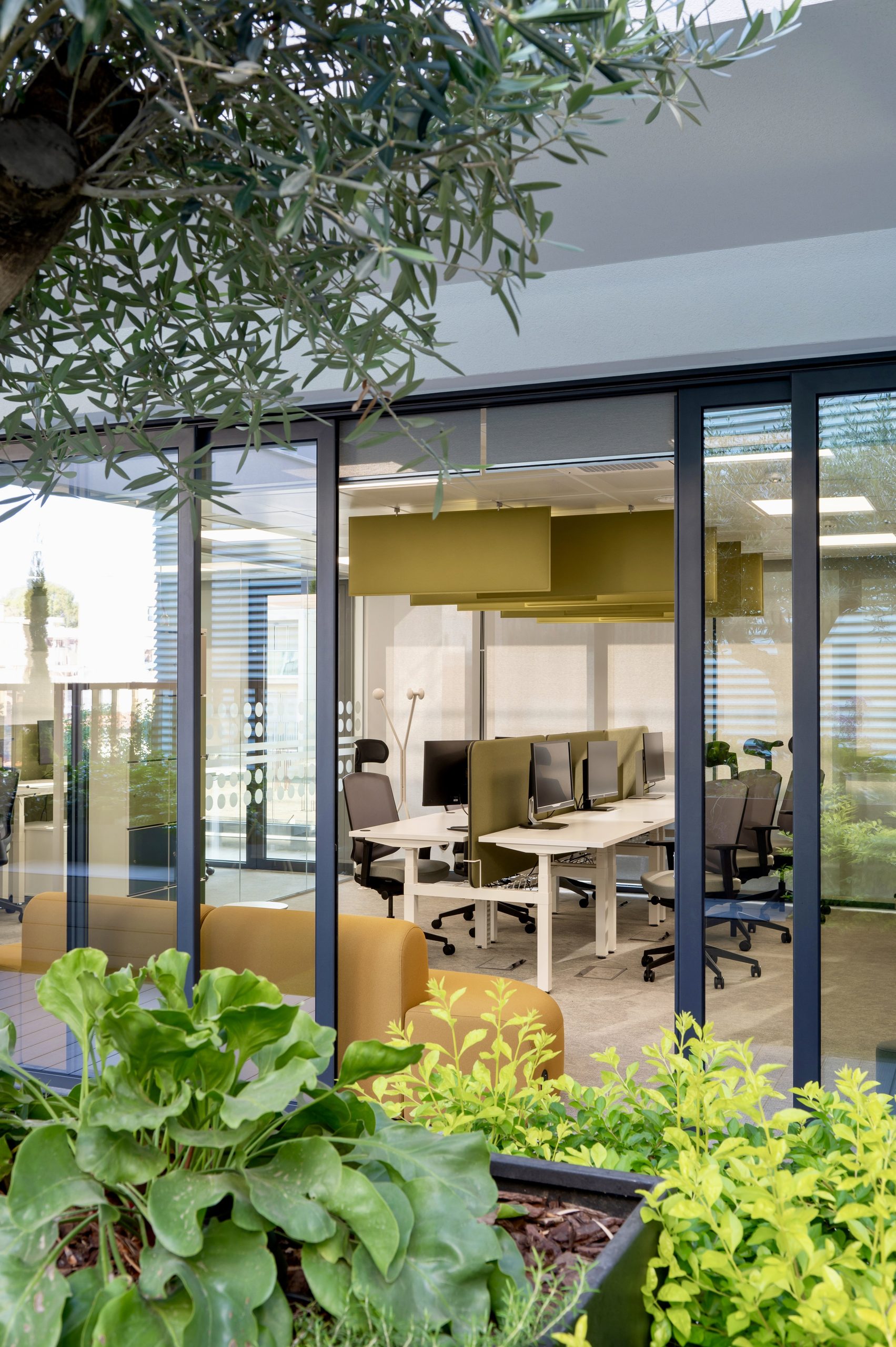 3rd, 4th & 5th Floors of a Business Centre in Agia Napa, Limassol — photo 4
