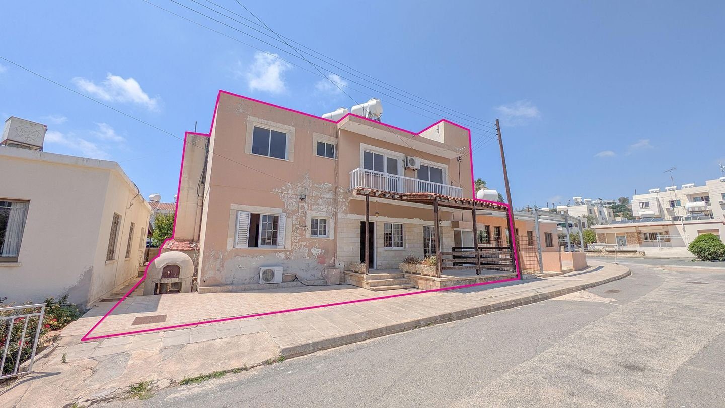 Residential Building with two Houses in Geroskipou, Paphos — photo 3