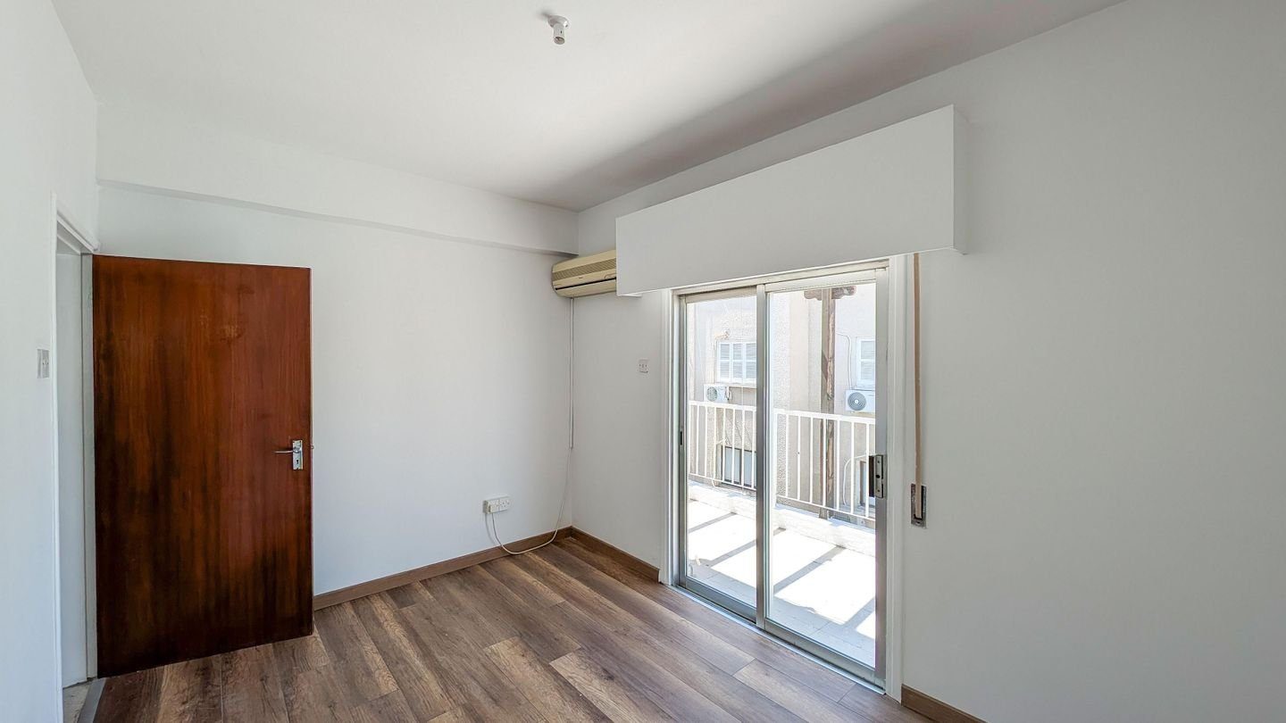 Top Floor Three-Bedroom apartment in City Center, Nicosia photo 11