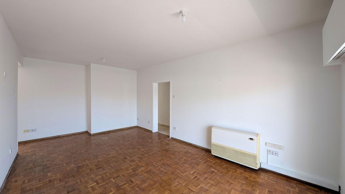 Top Floor Three-Bedroom apartment in City Center, Nicosia photo 5