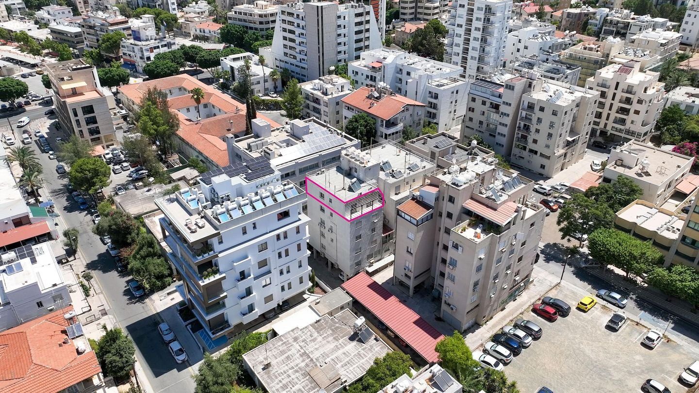 Top Floor Three-Bedroom apartment in City Center, Nicosia photo 4