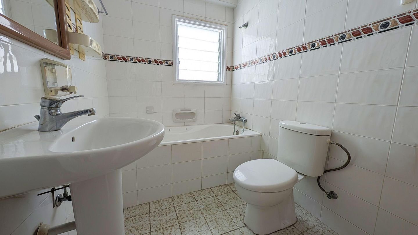 Top Floor Three-Bedroom apartment in City Center, Nicosia photo 14