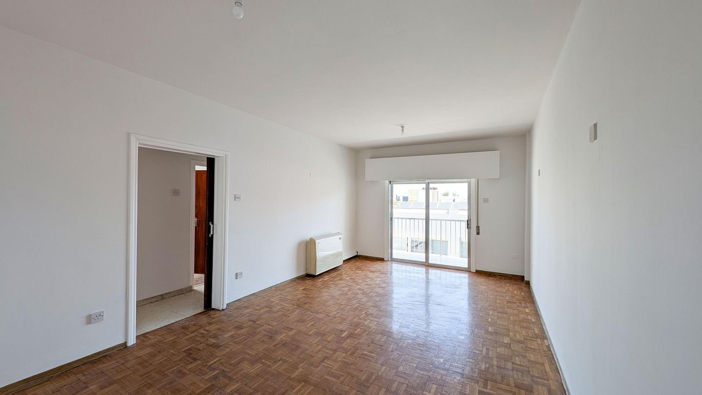 Top Floor Three-Bedroom apartment in City Center, Nicosia photo 6