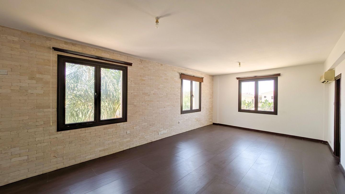 Four-Bedroom mansion in Livadia, Larnaca photo 30
