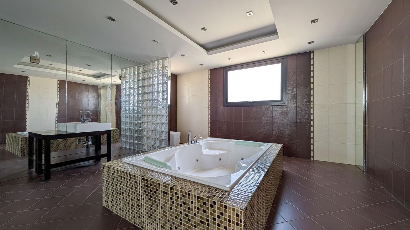 Four-Bedroom mansion in Livadia, Larnaca photo 24