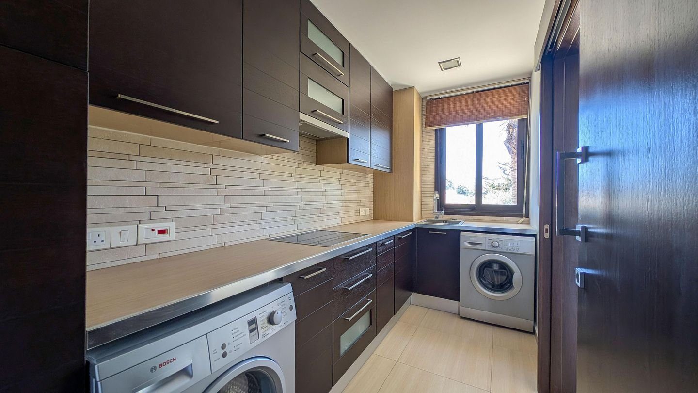 Four-Bedroom mansion in Livadia, Larnaca photo 15